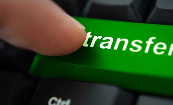 Havalimanı Transferi İçin Online vs. Telefonla Rezervasyon Karşılaştırması