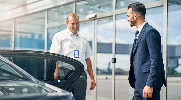 Havalimanında Bekleme Süresi Uzunsa Ne Yapmalı? Araç Hizmetleriyle Rahatlayın