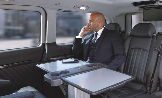 Uçuş Sonrası Konfor: Dinlenme Alanlı VIP Transfer Araçları