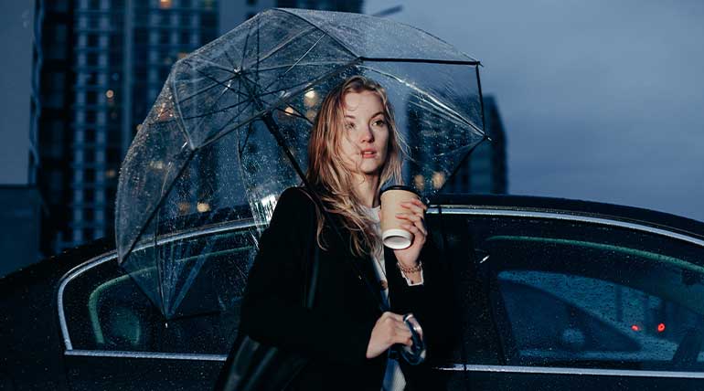 Yağışlı Havada VIP Araç Tercih Etmek Neden Önemlidir?